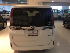 Toyota Noah Hybrid 1.8 X 7-Seater (A) full
