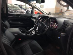 Toyota Alphard 2.5A SC Moonroof full