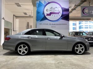 Mercedes-Benz E-Class E250 full