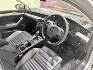 Volkswagen Passat 1.8A TFSI full
