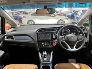 Honda Shuttle Hybrid 1.5A full