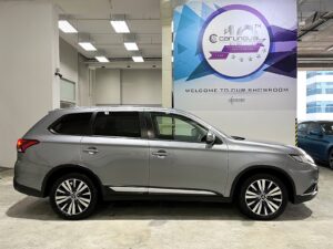 Mitsubishi Outlander 2.0A full