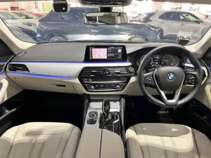 BMW 5 Series 520i Mild Hybrid full