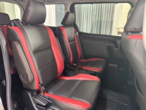 Toyota Noah Hybrid 1.8A X full
