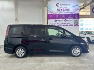 Toyota Noah Hybrid 1.8A X full