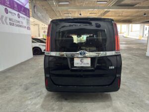 Toyota Noah Hybrid 1.8A X full
