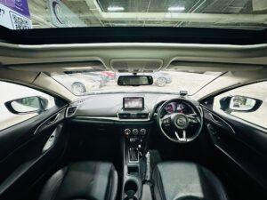 Mazda 3 1.5A Sunroof full