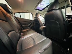 Mazda 3 1.5A Sunroof full