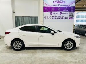 Mazda 3 1.5A Sunroof full